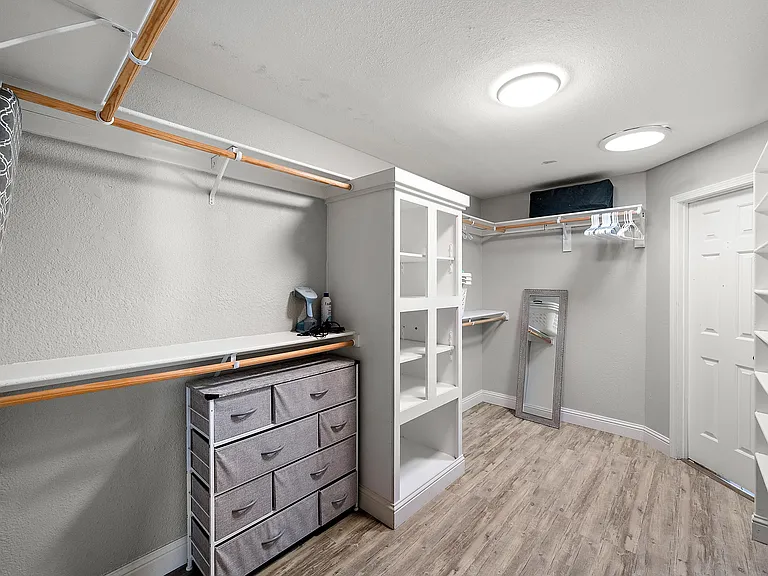 4352 E Cherokee St — Photo 30
