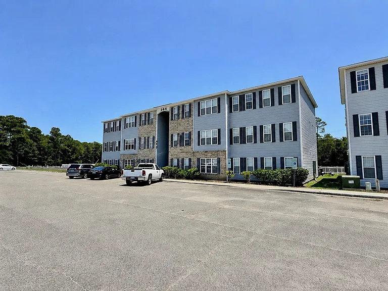 142 N Hines St — Photo 36