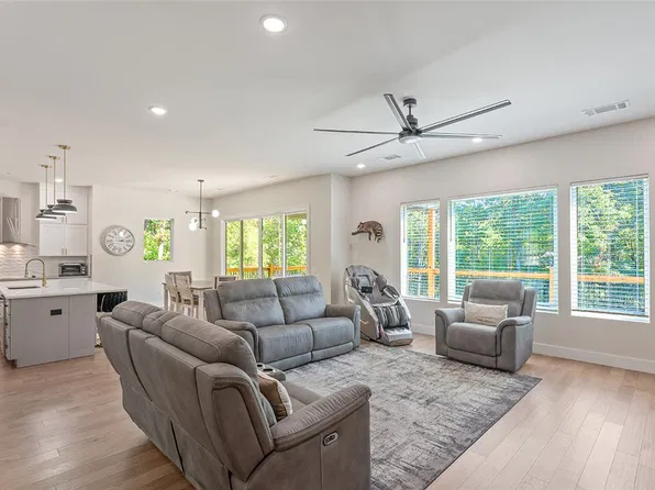 2 Helmsley Cir, Bella Vista, AR 72715