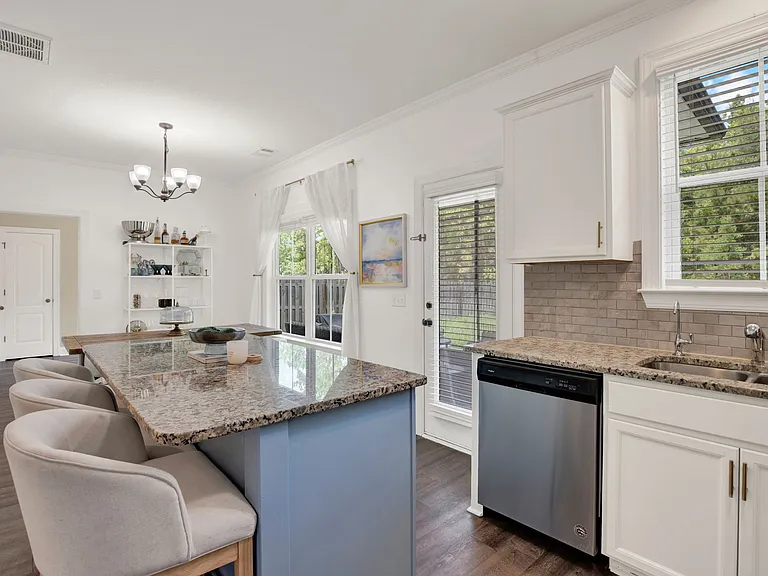 172 Laguna Way — Photo 18