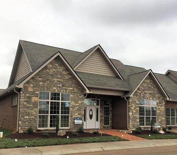 1st image of 425 Savannah Village Dr