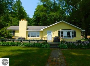 9896 N Twin Lake Rd, Mancelona, MI 49659