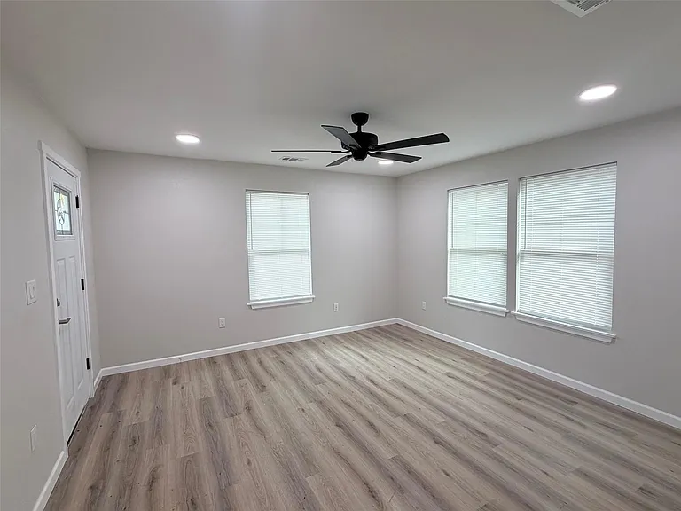 403 Taylor St — Photo 4