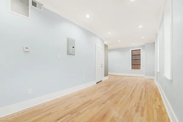 Rented by Brownstone Property Group | media 27