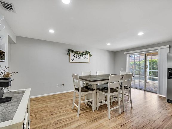 5th image of 2453 Summerlin Dr