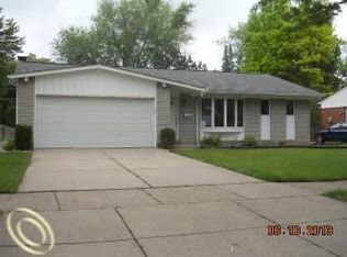 36226 Meadowbrook St, Livonia, MI 48154