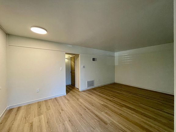 5th image of 11041 Missouri Ave APT 1