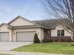 455 Penn Ridge Dr, North Liberty, IA 52317