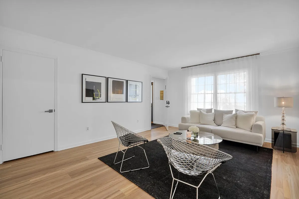 Unit Photo - 29 E 67th St #1