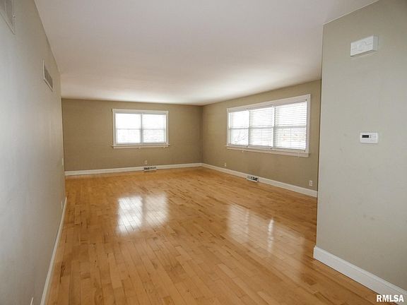 5th image of 5925 N Trenton Ln