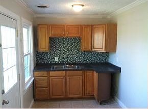 3rd image of 221 Seward Ave