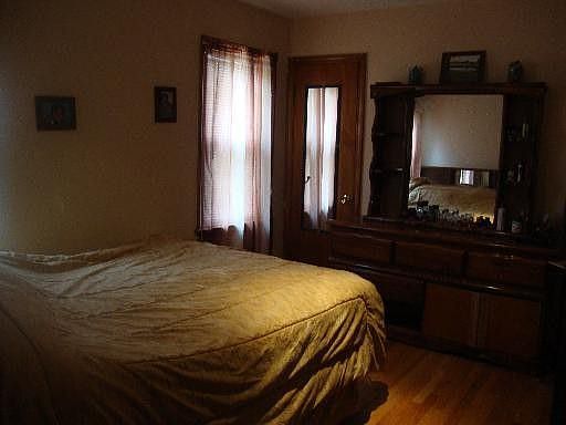 5th image of 426 Frederick Ave