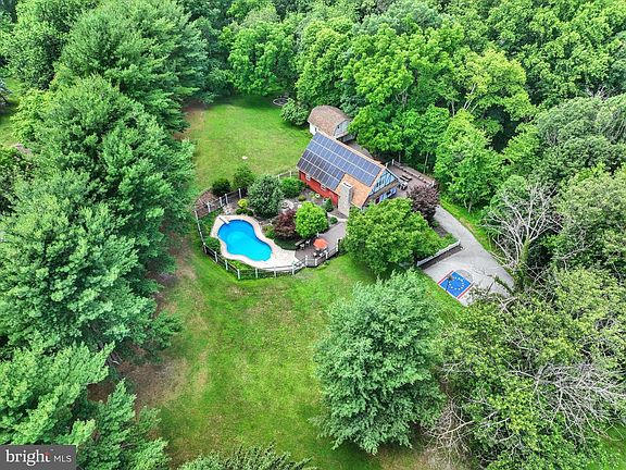 4th image of 3993 Trout Run Rd