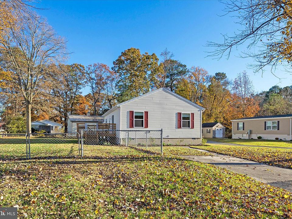 1st image of 32772 Vera Ln