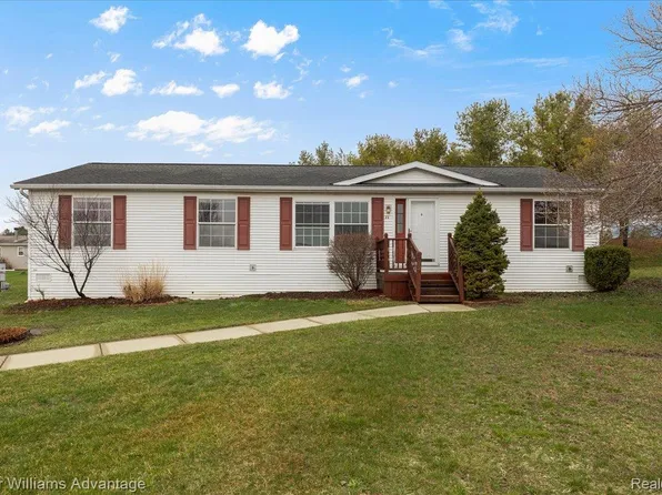 22 Ridgeway, Saline, MI 48176