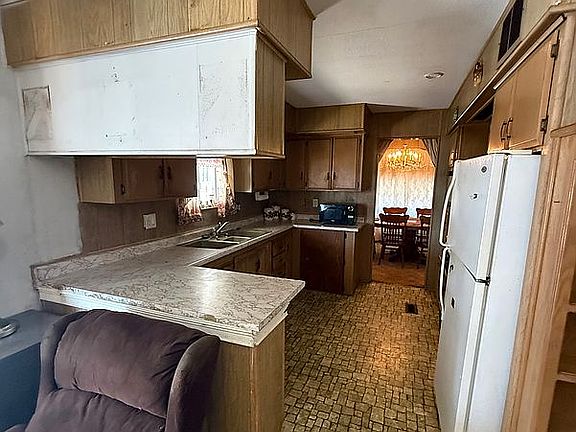 4th image of 560 W Pleasant Ave Space 55