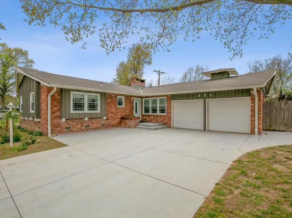 501 N Caddy Ln, Wichita, KS 67212