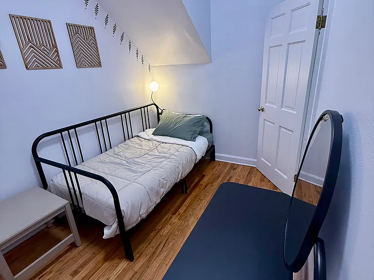 1449 N Artesian Ave #1B — Photo 12
