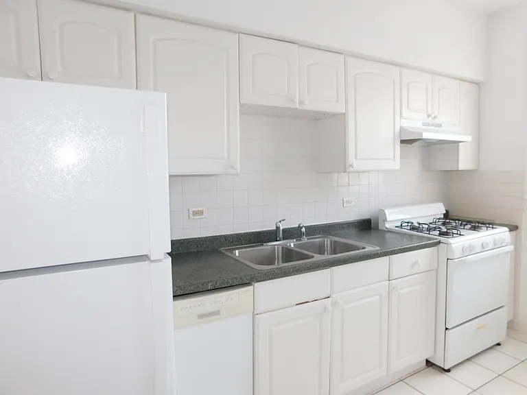830 Reba Pl #17 — Photo 5