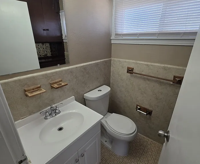 3311 Storey Ave — Photo 5