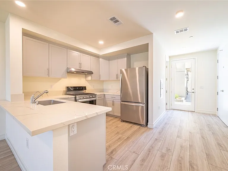 140 S New Ave #1 — Photo 15