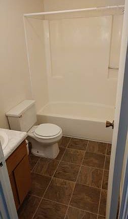 5th image of 2434 W 24th Ter #D687d036f