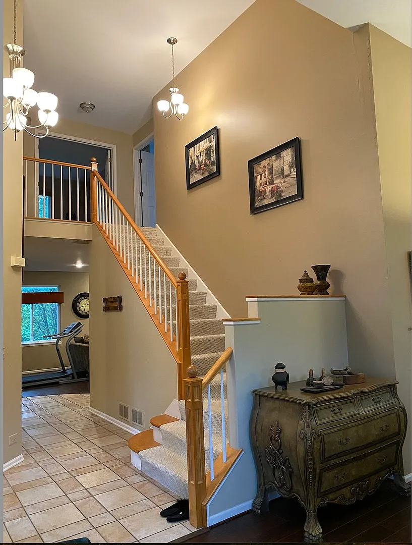 4 bed, 2922 sqft, $3,700 — Photo 2