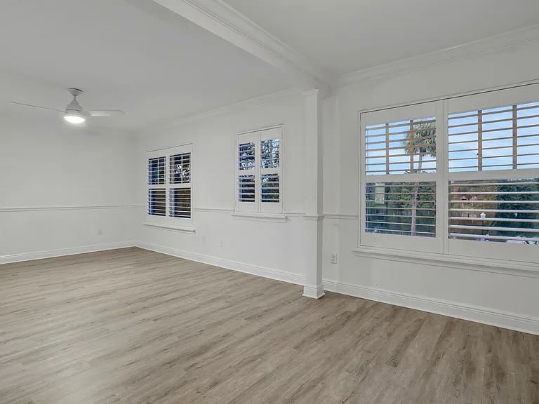 148 S Thornton Ave — Photo 17