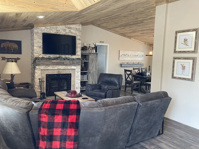 3239 Pine Needle Dr — Photo 10