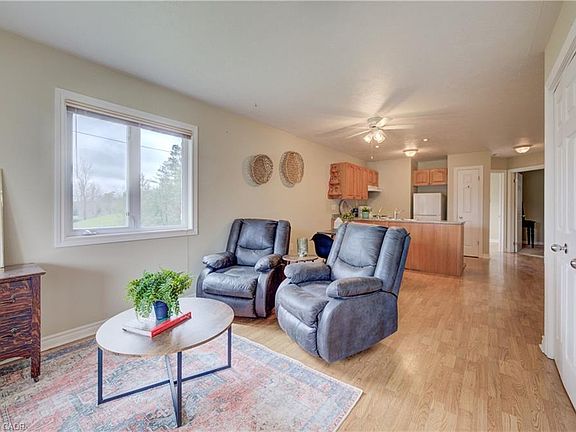 5th image of 302 Park St W #1