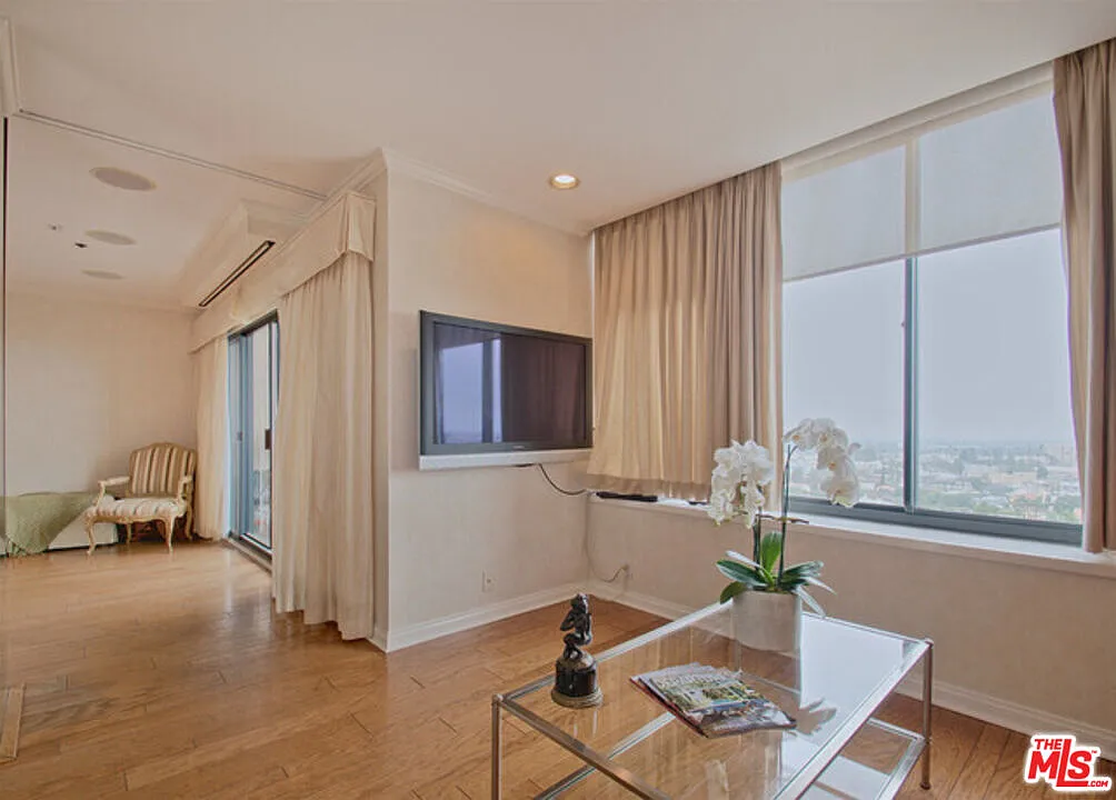 2 bed, 3.0 bath, 2445 sqft, $12,000 — Photo 4