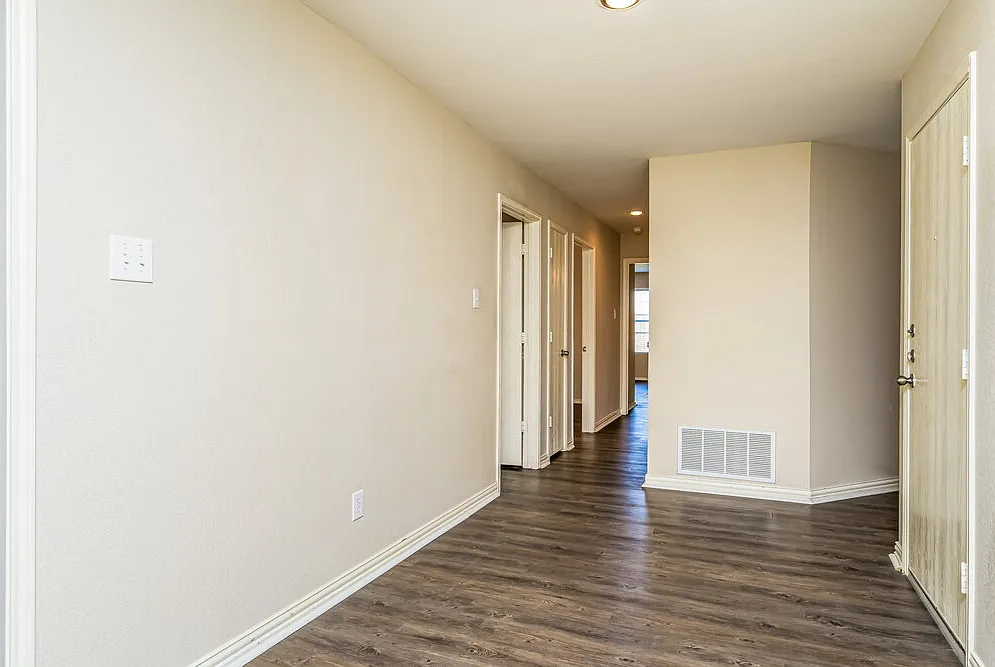 4 bed, 2.0 bath, 1748 sqft, $1,835 — Photo 3