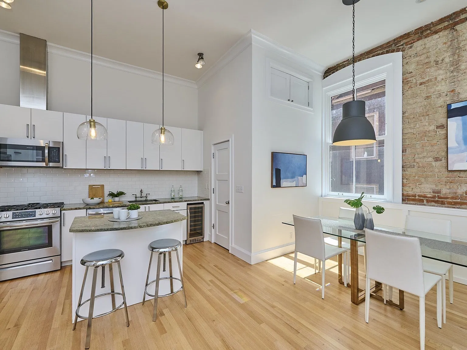 2 bed, 1439 sqft, $3,500 — Photo 3