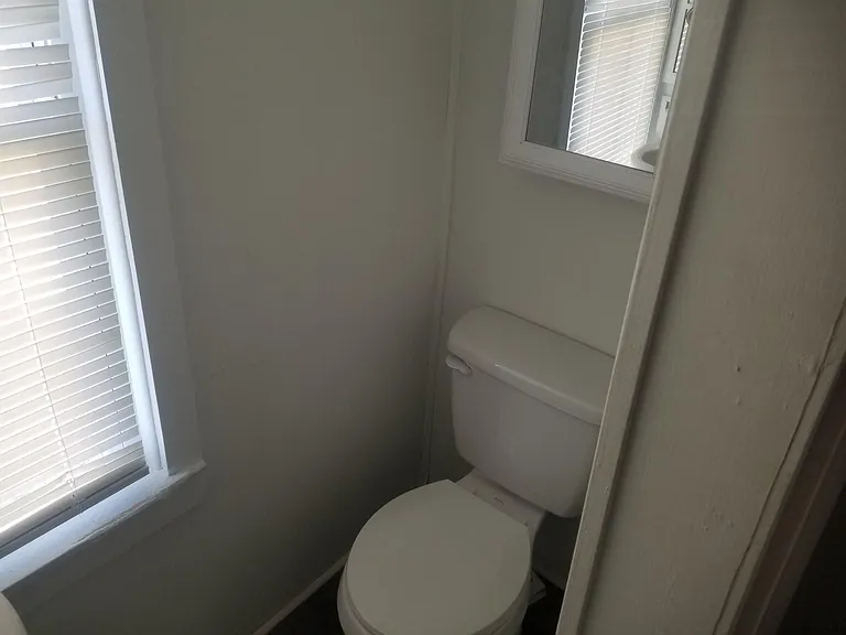 218 S Washington St — Photo 11