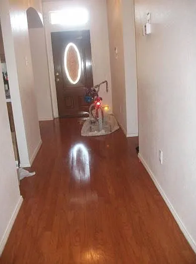 5 bed, 2.5 bath, 2450 sqft, $2,800 — Photo 4