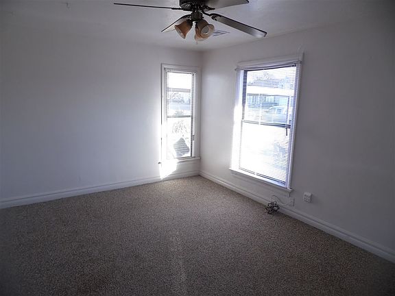 4th image of 1721 NW Ash Ave