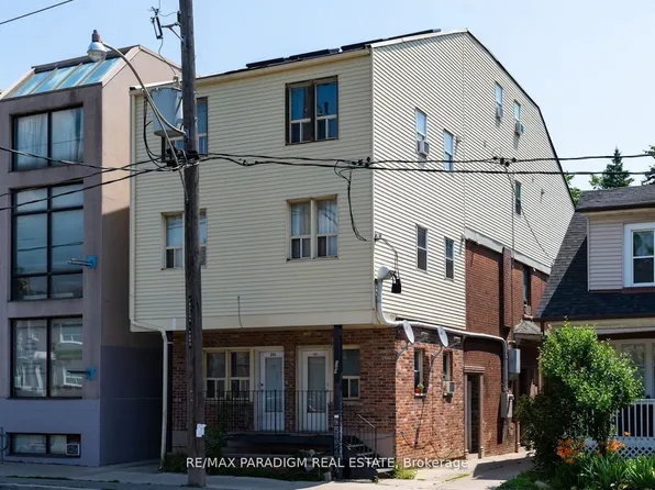 869 Broadview Ave #104, Toronto, ON M4K 2P9