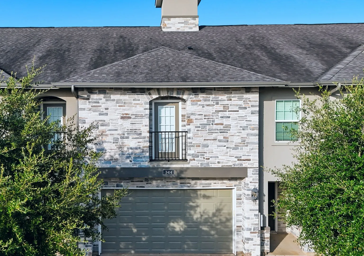3414 Summerway Drive — Photo 2