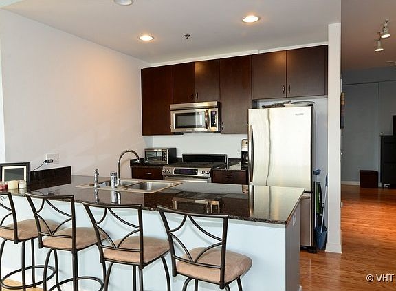 4th image of 303 W Ohio St APT 2102