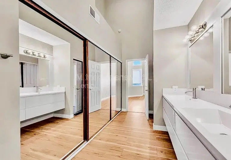 930 E Primrose St #4 — Photo 2