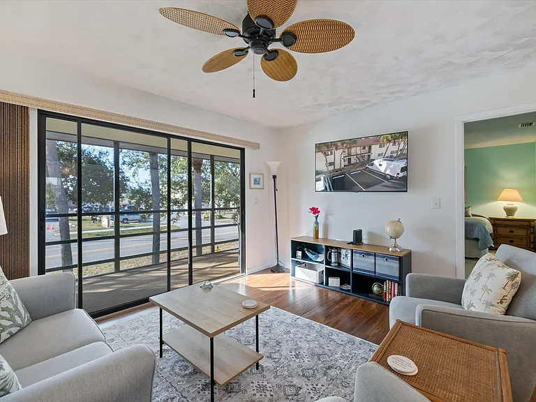 431 Airport Ave E #207 — Photo 11