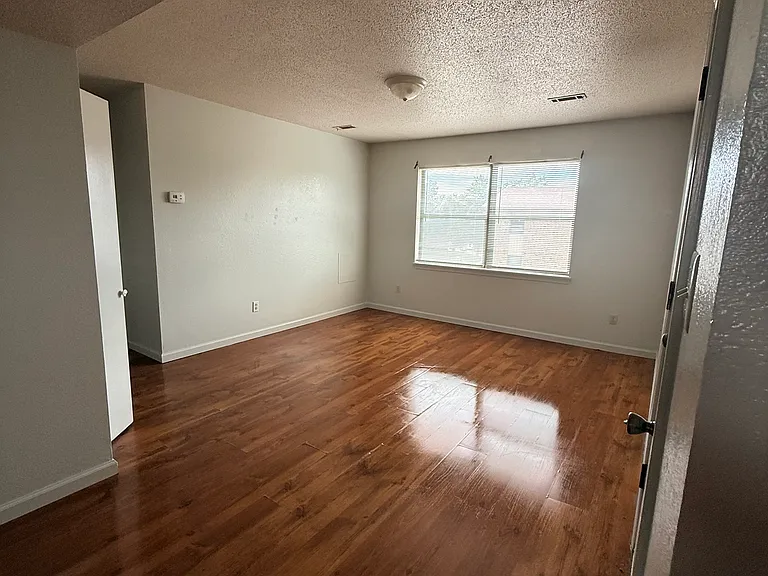2834 Whitener St #6 — Photo 4