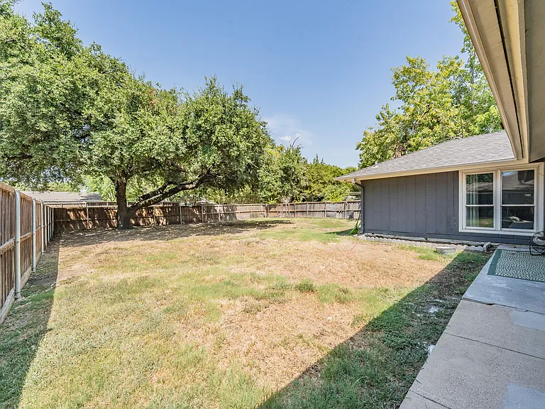 111 Ashe Bend Dr — Photo 3
