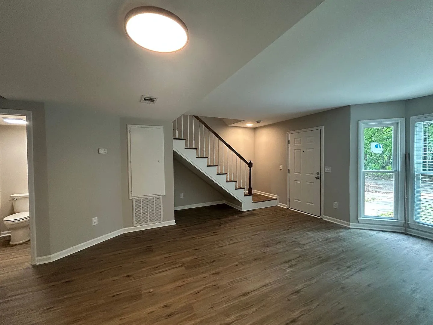 Spacious Auburn Townhome in Prime Location — Photo 4