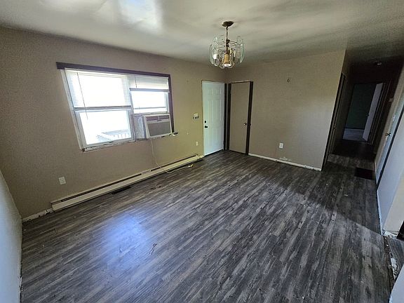 4th image of 111 Sandy Dr