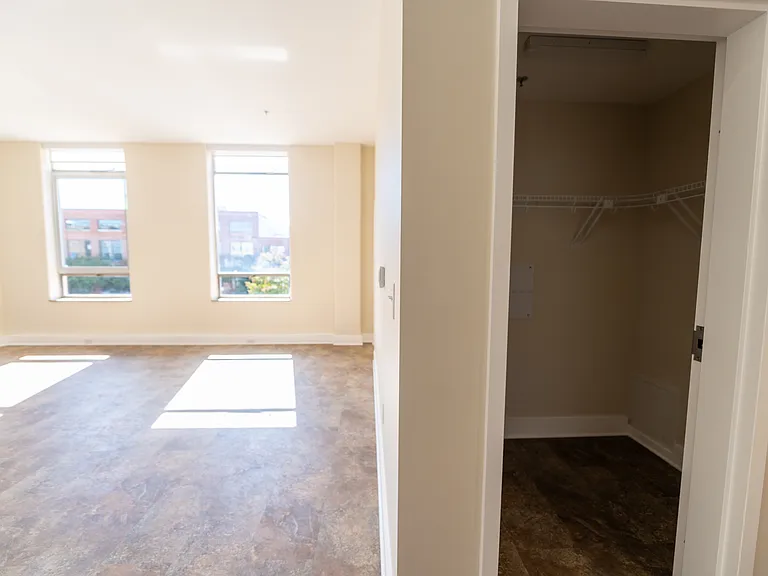 605 Calvary Rd SW #H — Photo 4