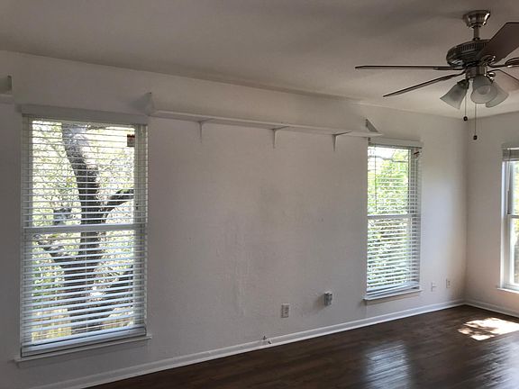 Upstairs unit with lots of windows--feels like a treehouse