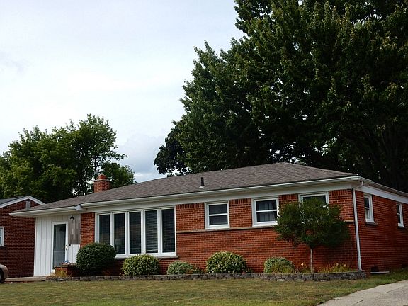 2nd image of 35900 Orangelawn St