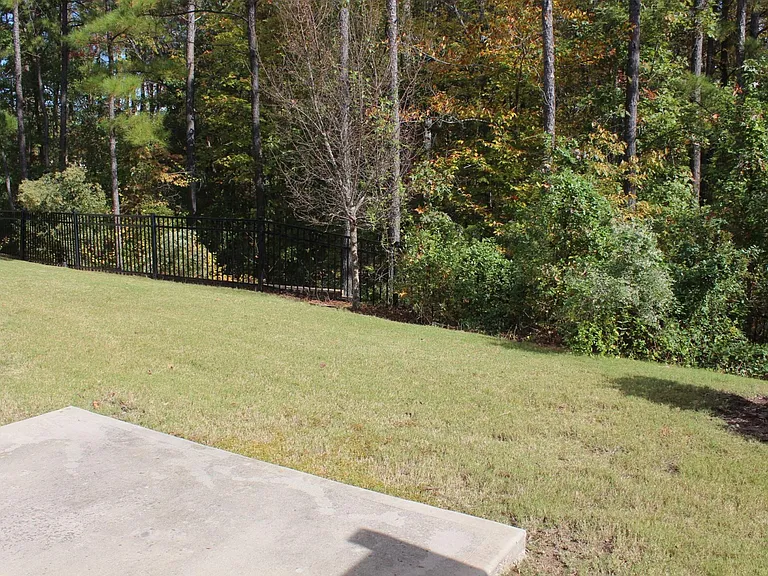 421 Chanson Dr — Photo 14