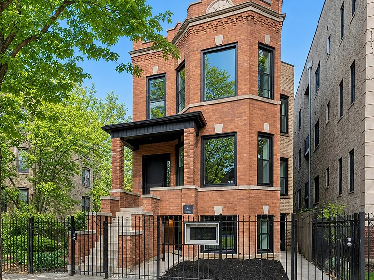 2049 N Kedzie Ave #1A — Photo 1